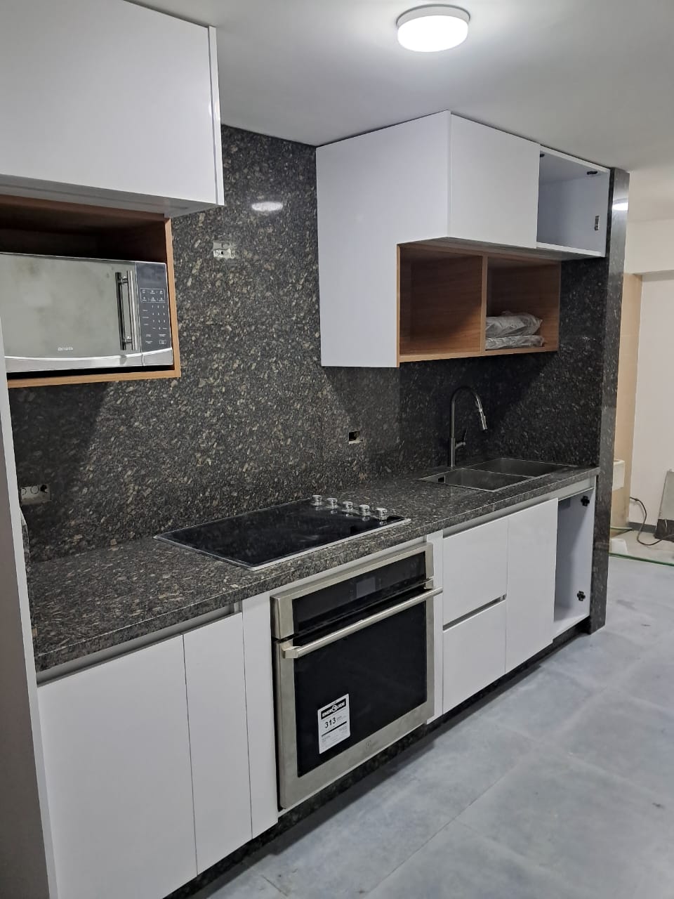 Cocina empotrada residencial Caracas